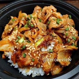 ข้าวหมูผัดซอสโคชูจัง