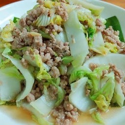 ผัดผักกาดขาวหมูสับ