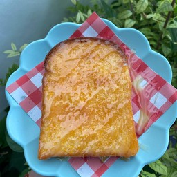 ปังเหมียวเนย+นม+ซอสคาราเมล