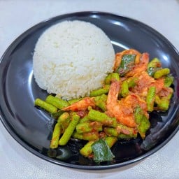 ยันหว่าง - ข้าวราดผัดพริกแกง