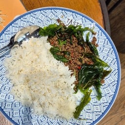 เนื้อแท้ Wok Food Court Central Foresta