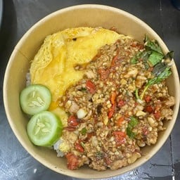 ข้าวไข่ข้นกะเพราแซ่บ- ครัวคุณฝน -