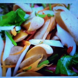 ยำไส้กรอกปลา