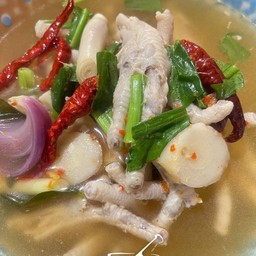 ต้มแซ่บตีนไก่