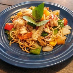 สปาเก็ตตี้พริกไทยดำ