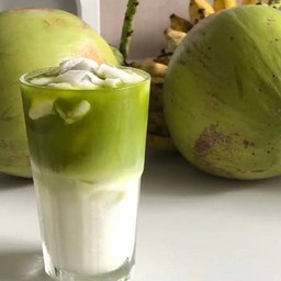 มะพร้าวปั่นชาเขียว