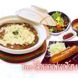 ข้าวหน้าแกงกะหรี่เนื้ออบชีส