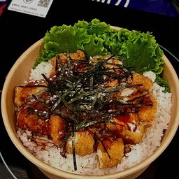 ข้าวไก่ทอด ราดซอส