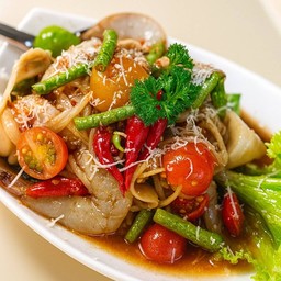 ตำเฟตตูอีสานกุ้ง (Esan Fettucine with Shrimp)