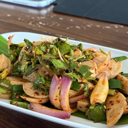 ลาบหมูยอ