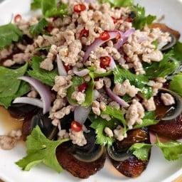 ยำไข่เยี่ยวม้า