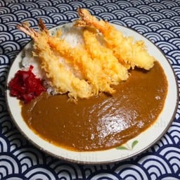 ข้าวแกงกะหรี่กุ้งเทมปุระ