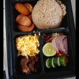 ข้าวคลุกกะปิ