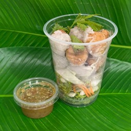 ยำลูกชิ้นปลาเยาวราชเต้าหู้