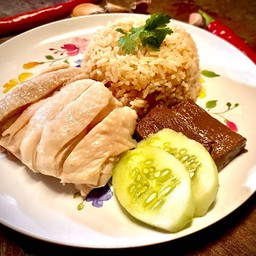 ข้าวมันหอม ข้าวมันไก่สีทอง ซอยผดุงปัญญาใต้