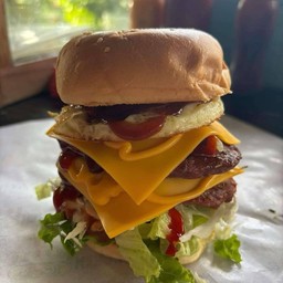 เบอร์เกอร์คอนโด เนื้อ 2 ชิส 2 ไข่ 1