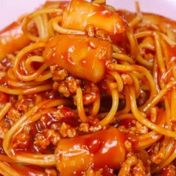 สปาเก็ตตี้ซอสไส้กรอก