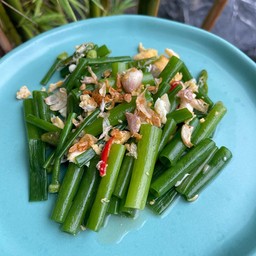 ดอกหอมผัดไข่