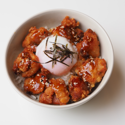 ข้าวหน้าไก่คาราเกะสไปซี่ ไข่ออนเซ็น