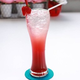 สตอเบอรี่โซดา