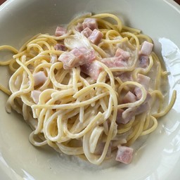 สปาเก็ตตี้คาโบนาร่า