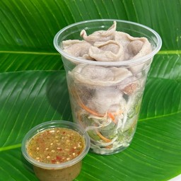 ยำลูกชิ้นปลาเยาวราช (เกี๊ยว)