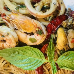 สปาเกตตีพริกแห้งทะเล