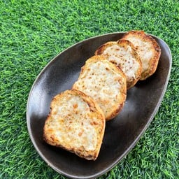 (Vegetarian) ขนมปังกระเทียมอบชีส - Cheesy Garlic Bread