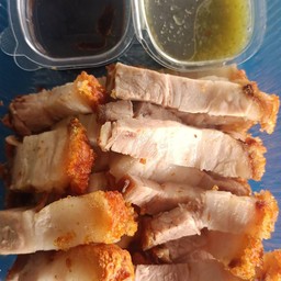 หมูกรอบซีฟู้ด