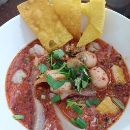 เกี๊ยวปลา เย็นตาโฟต้มยำ