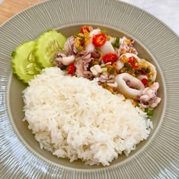 คั่วพริกกะเพรากรอบ@Black market Black market ซอย 4