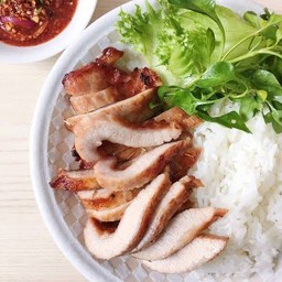 ข้าวหมูย่างน้ำจิ้มแจ่ว