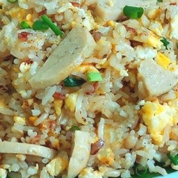 ข้าวผัดหมูยอ
