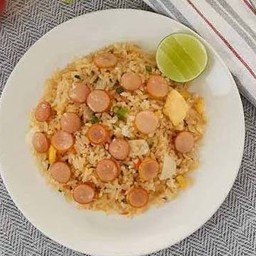 ข้าวผัดไส้กรอก