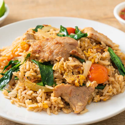 ข้าวผัดหมู หรือ ไก่
