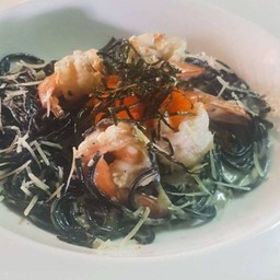 เส้นหมึกดำครีมซอสกุ้งไข่กุ้ง