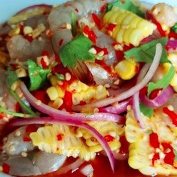 ยำข้าวโพดกุ้งสด