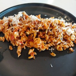 เส้นพาสต้าซอสโบโลเนส