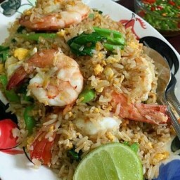 ข้าวผัดรถไฟกุ้ง