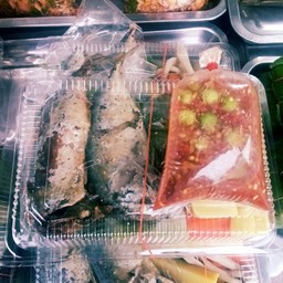 ผักลวกน้ำพริกกะปิปลาทู