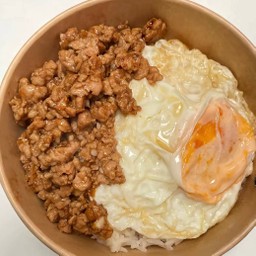 ข้าวไข่ดาว+หมูสับผัดซีอิ๊วหวาน