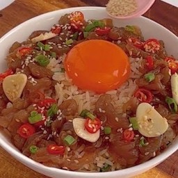 ข้าวหน้าแมงกะพรุน ด๊องดอง