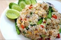 ข้าวผัดคะน้าปลาเค็ม