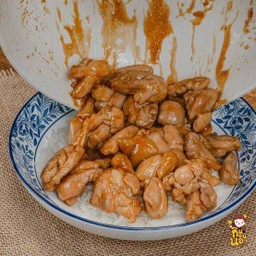 ไก่ผัดน้ำมันหอย [ เป็นกับข้าว ]