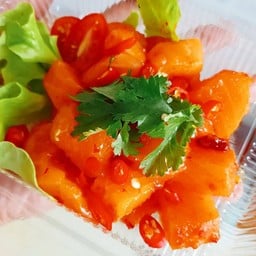 แซลมอนพล่า