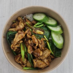 ข้าวราดผัดพริกแกงใต้