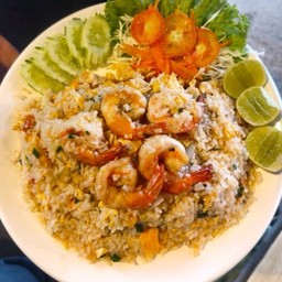 ข้าวผัดกุ้ง จานใหญ่………220