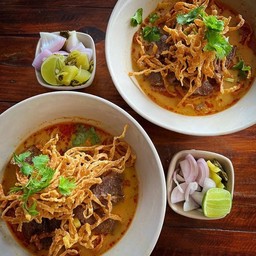 ข้าวซอยเนื้อฮาลาลสูตรต้นตำรับยูนนาน รามคำเดหง สะพานสูง