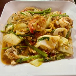 สุกี้แห้ง