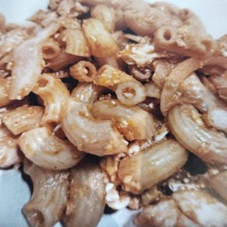 มักกะโรนีผัดไข่